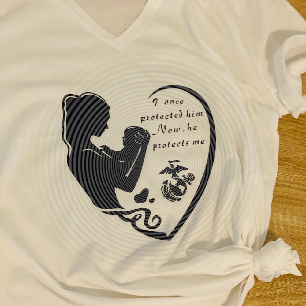 Military Mom Graphix Tee